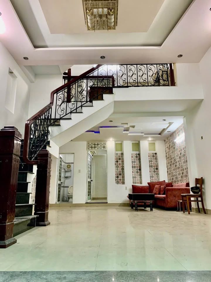 Nhà phố Hải Châu Đà Nẵng 70m² giá chỉ 4 tỷ - Vị trí đắc địa, thông thoáng!