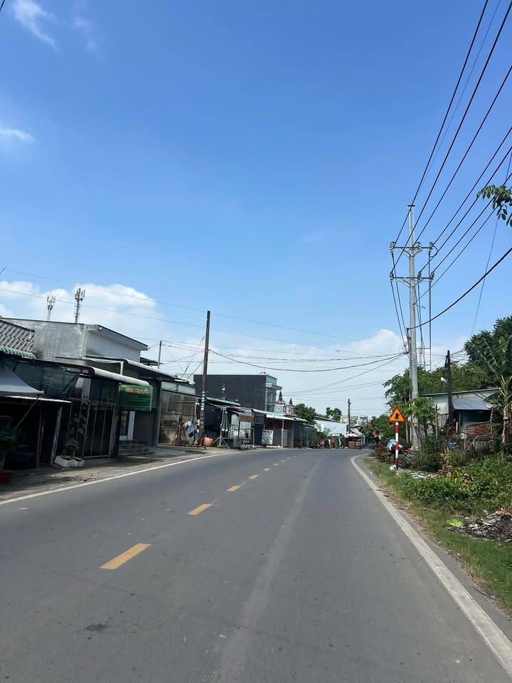 Đất mặt tiền Hùng Vương, Phú Đông 1200m² giá 19.2 tỷ - Đầu tư sinh lời cao!