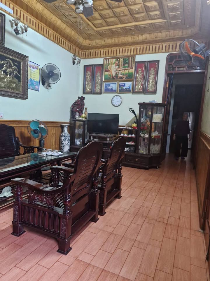 Nhà 2 tầng khu phố 4, Ba Đình, Bỉm Sơn 87m² giá 3 tỷ - Cơ hội sở hữu lý tưởng!