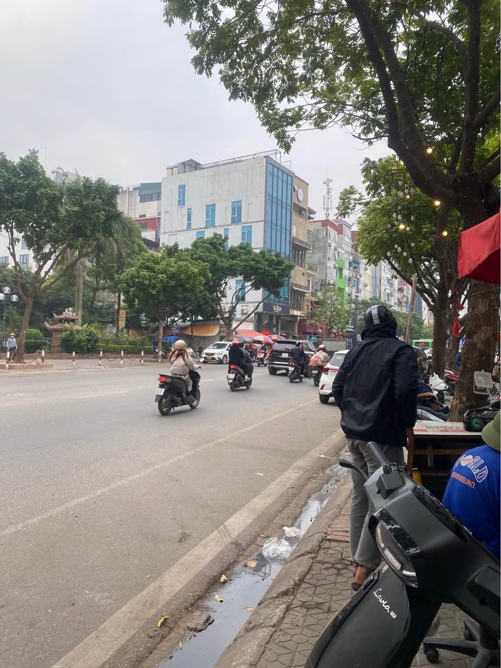 Nhà mặt phố Vũ Phạm Hàm, Cầu Giấy, 120m² giá thỏa thuận - Mặt tiền 6m, vỉa hè rộng!