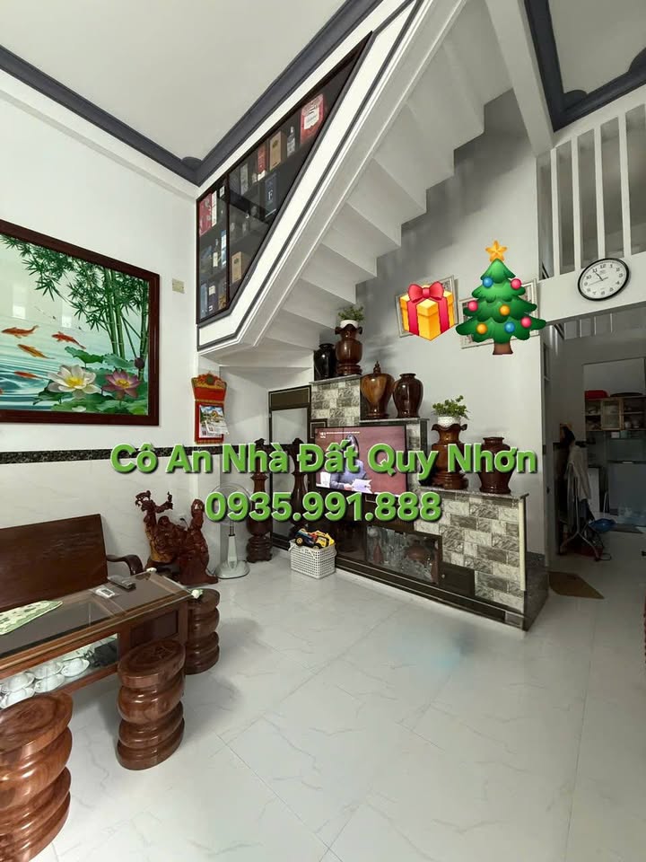 Nhà 2 tầng Lê Hồng Phong Quy Nhơn 37m² giá 3.5 tỷ - Ô tô đậu gần nhà!