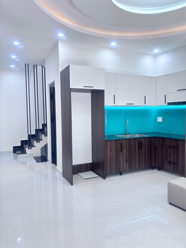 Nhà phố Đà Lạt 50m² giá 3.5 tỷ - Gần đại học và chợ Bùi Thị Xuân!