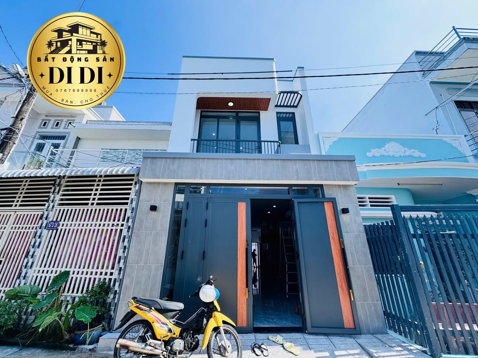 Nhà phố Rạch Giá 72m² giá 2 tỷ - Thiết kế hiện đại, gần trung tâm!