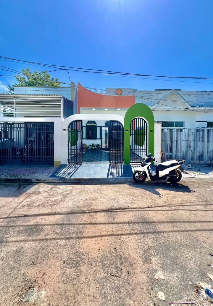 Nhà mới xây chưa qua sử dụng tại Phong Nẫm, 100m² chỉ 1.45 tỷ - Nội thất đầy đủ!