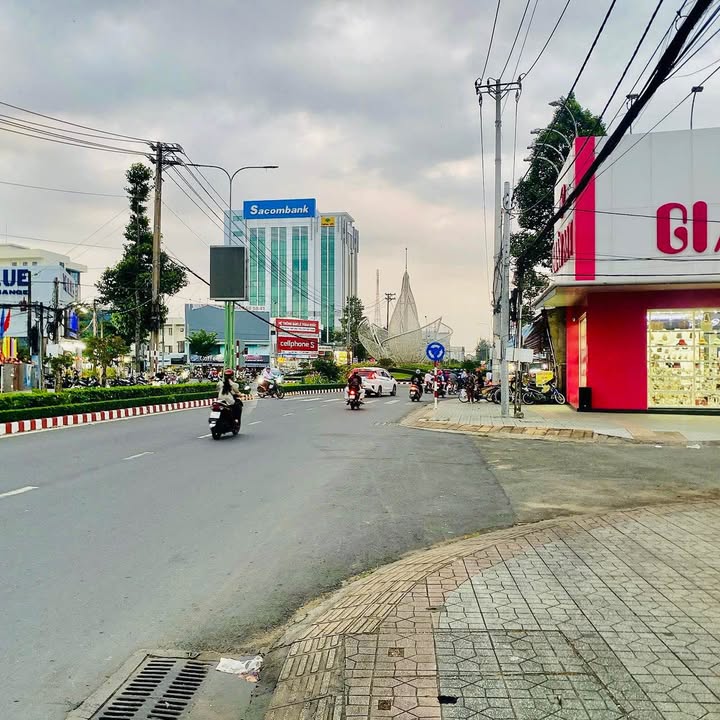 Nhà phố 1 trệt 1 gác lửng tại Phú Khương, Bến Tre - Kinh doanh sầm uất chỉ 3.1 tỷ!