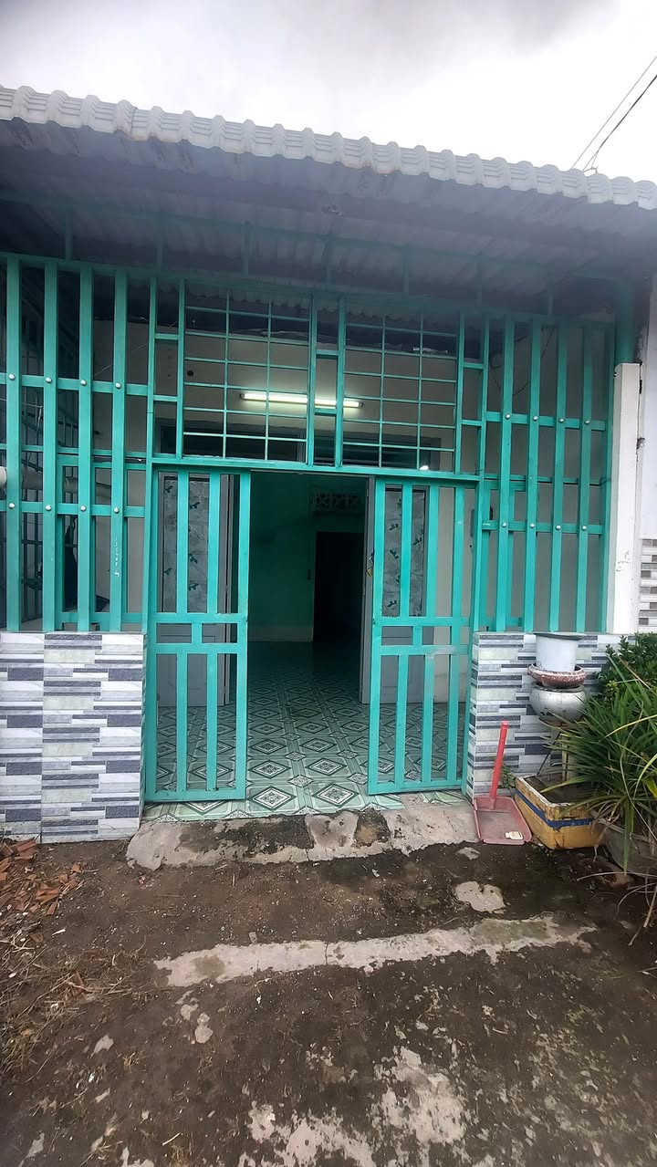 Nhà bán gấp tại Tân Thạnh Đông, Củ Chi 56m² chỉ 800 triệu - Đường ô tô vào tận nhà!