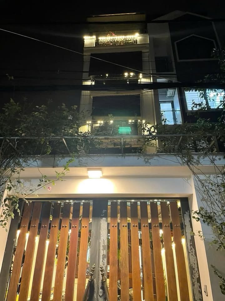 Nhà phố Ngọc Thụy Long Biên 65m² - Full nội thất cao cấp, giá thỏa thuận!