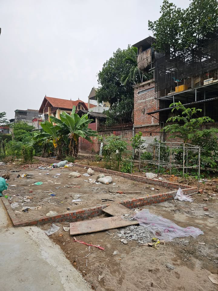 Đất nền trung tâm thị trấn Tây Đằng, Ba Vì 100m² giá 2 tỷ - Sổ đỏ chính chủ!