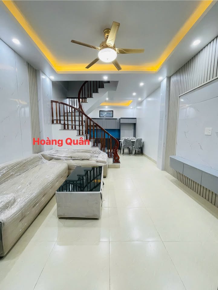 Nhà 3 tầng phường Tiền Phong Thái Bình 40m² giá 2 tỷ - Gần chợ và trường học!