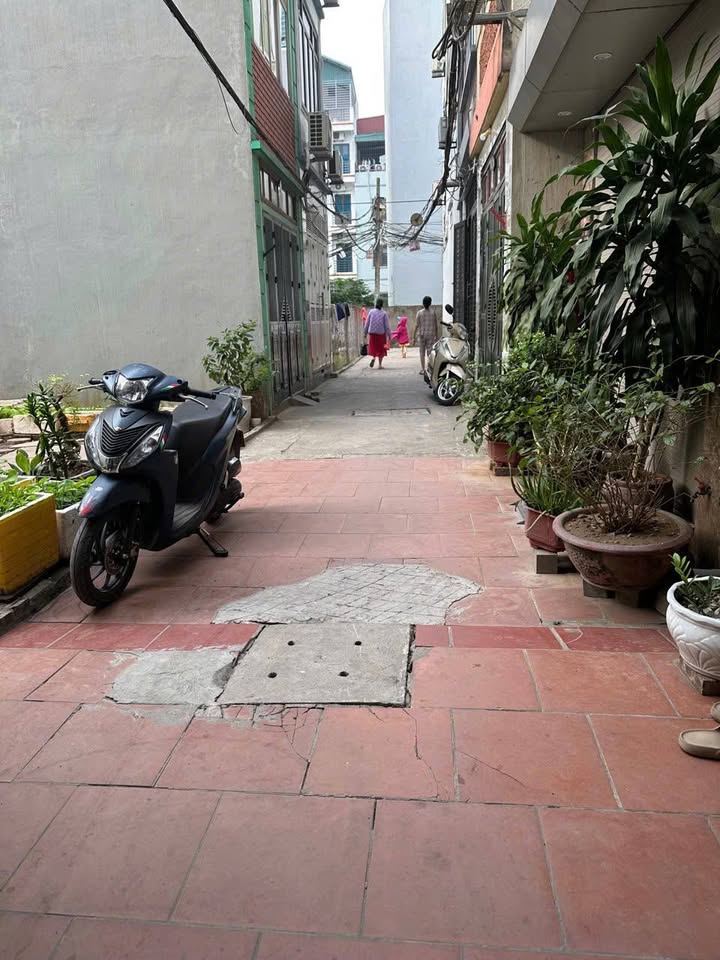 Nhà Ngọc Thụy Long Biên 32m² giá 6.8 tỷ - Thiết kế đẹp, tiện nghi đầy đủ!