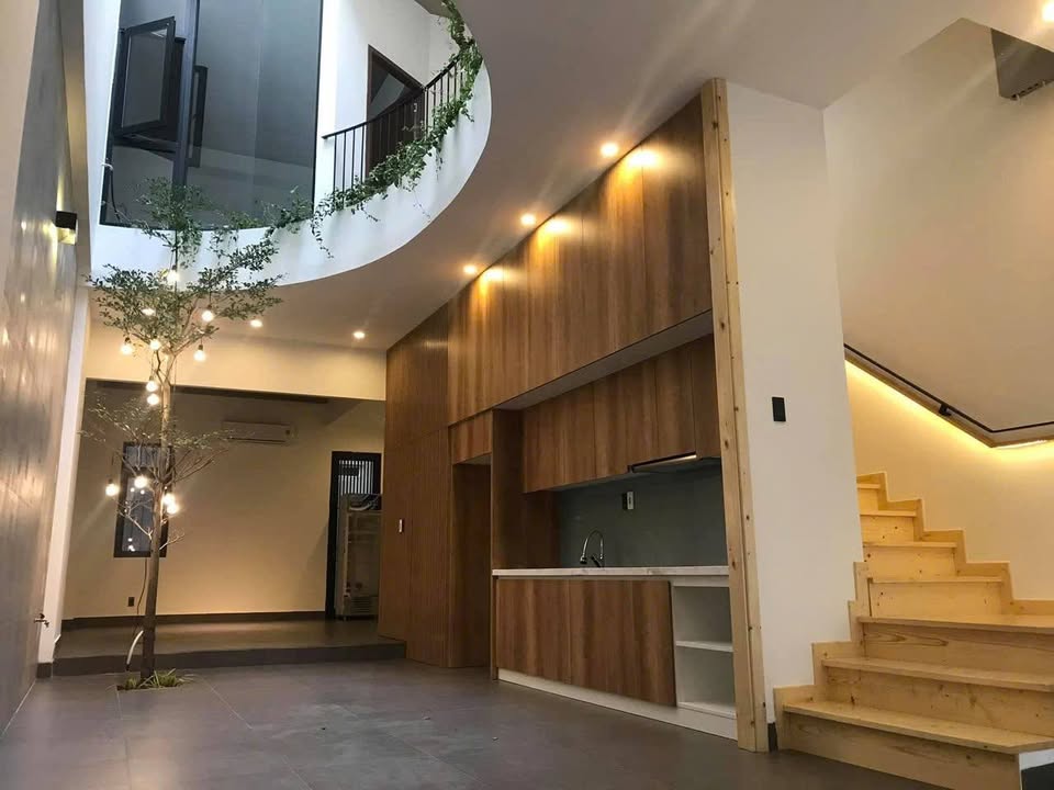 Nhà cho thuê Đường Dương Đình Nghệ 90m² giá 40 triệu - Thiết kế độc đáo, đầy đủ nội thất!