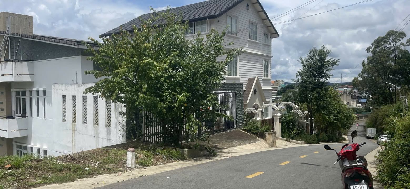 Bán lô đất Đồi Huy Hoàng Đà Lạt 426m² giá 18 tỷ - Tiềm năng phát triển lớn!
