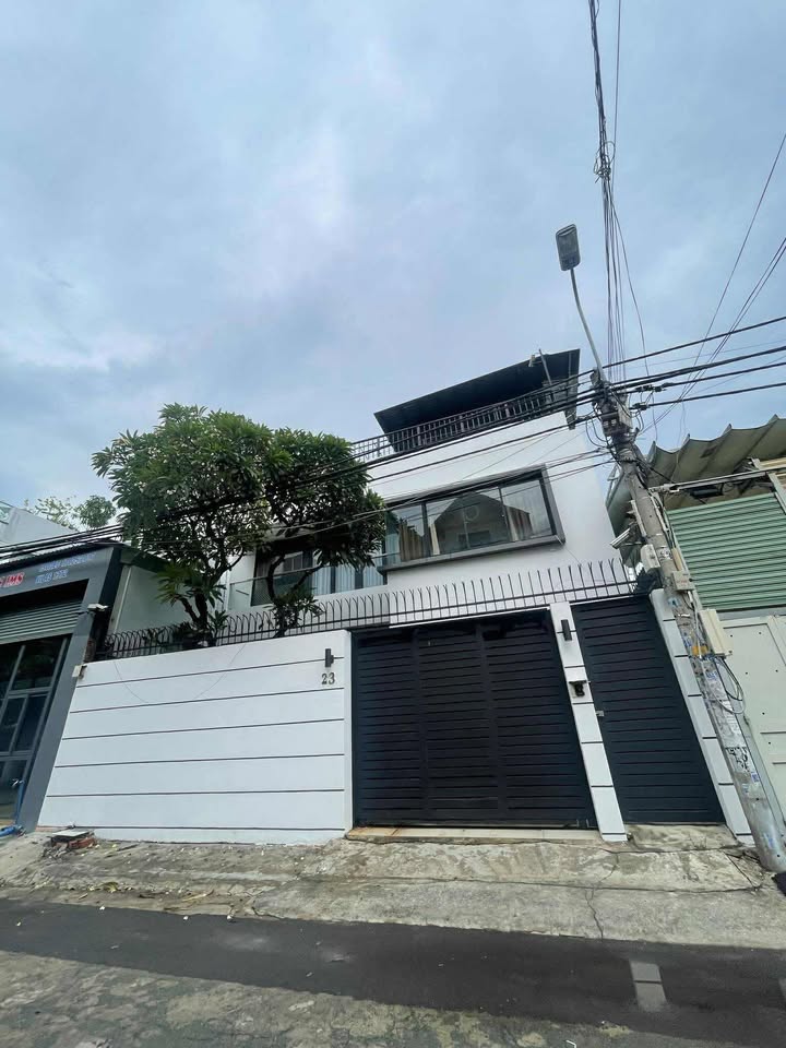 Biệt thự KDC Sông Đà Thủ Đức 208m² giá 19.9 tỷ - Thiết kế hiện đại, an ninh tối ưu!