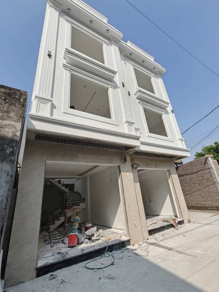 Nhà 3 tầng Đa Phúc 48m² giá 2 tỷ - Ô tô đỗ cửa, tiện ích đầy đủ!