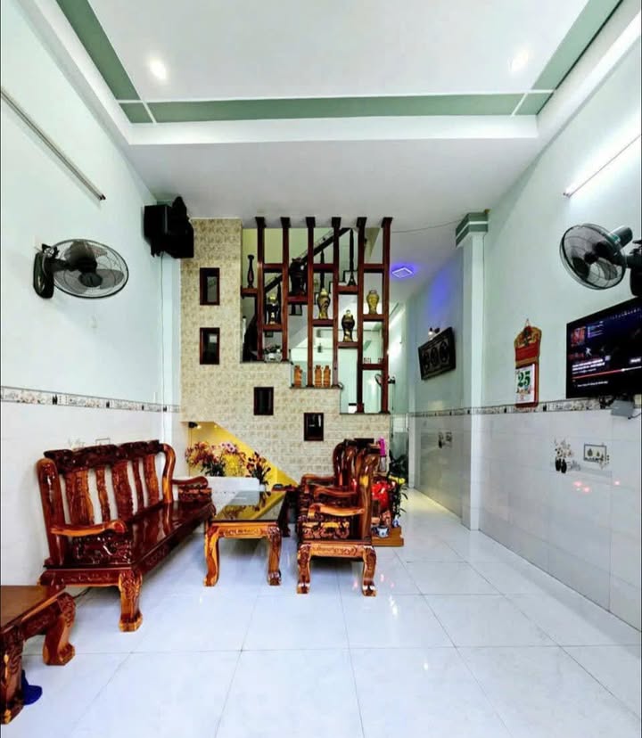 Nhà 3 mê 2 mặt hẻm Tây Sơn - Quang Trung, Quy Nhơn 52m² giá 2.5 tỷ - Không thể bỏ lỡ!