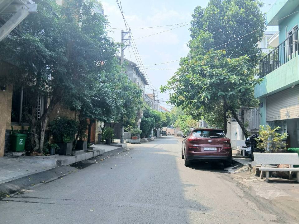 Biệt thự Townhouse 3 tầng Hiệp Bình Chánh 128m² giá 16 tỷ - Sổ vuông vức, đẳng cấp sống đích thực!