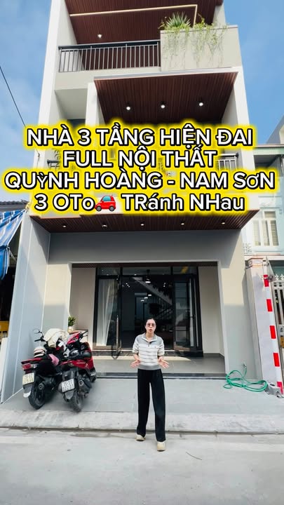 Nhà 3 tầng mặt trục Quỳnh Hoàng 80m² giá 5.5 tỷ - Kinh doanh tốt, gần bể bơi!