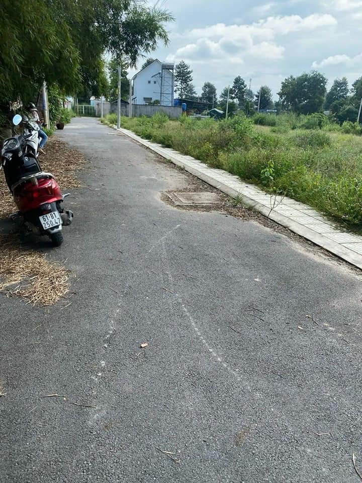 Bán lô đất Định Hòa, Thủ Dầu Một 71.4m² giá chỉ 1.2 tỷ - Vị trí đẹp, dân cư đông đúc!