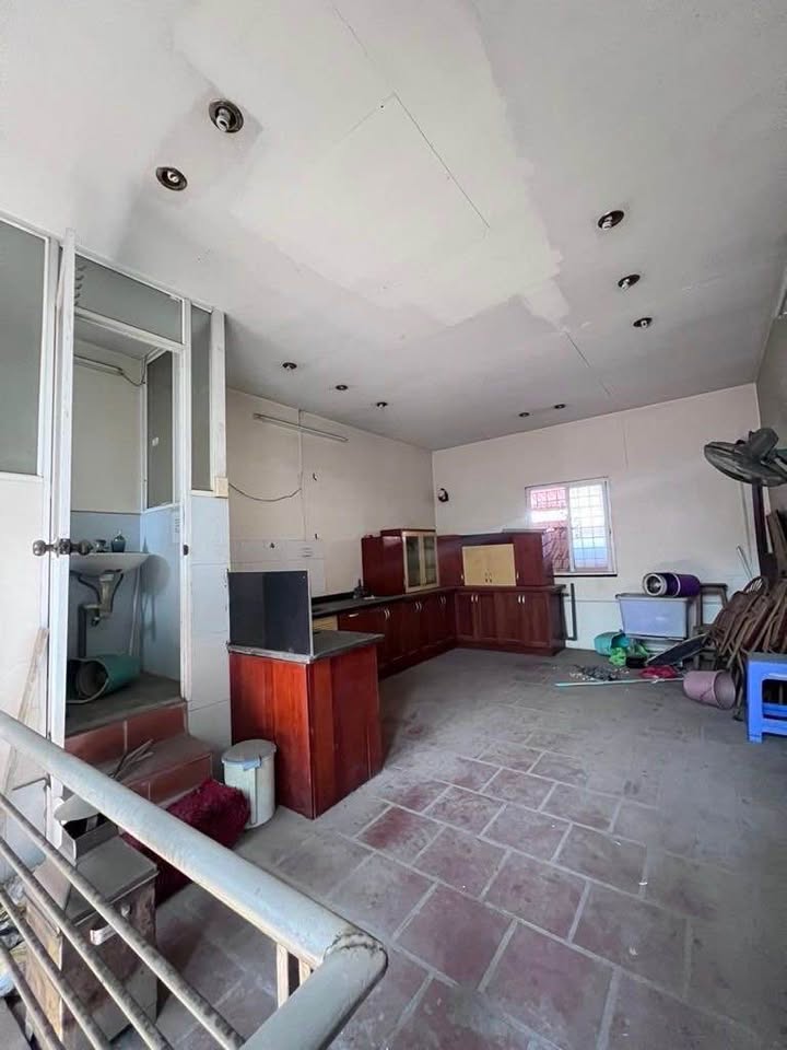 Nhà hàng Buồm Hoàn Kiếm 29m² giá 5.95 tỷ - Mặt tiền đẹp, sổ đỏ chính chủ!