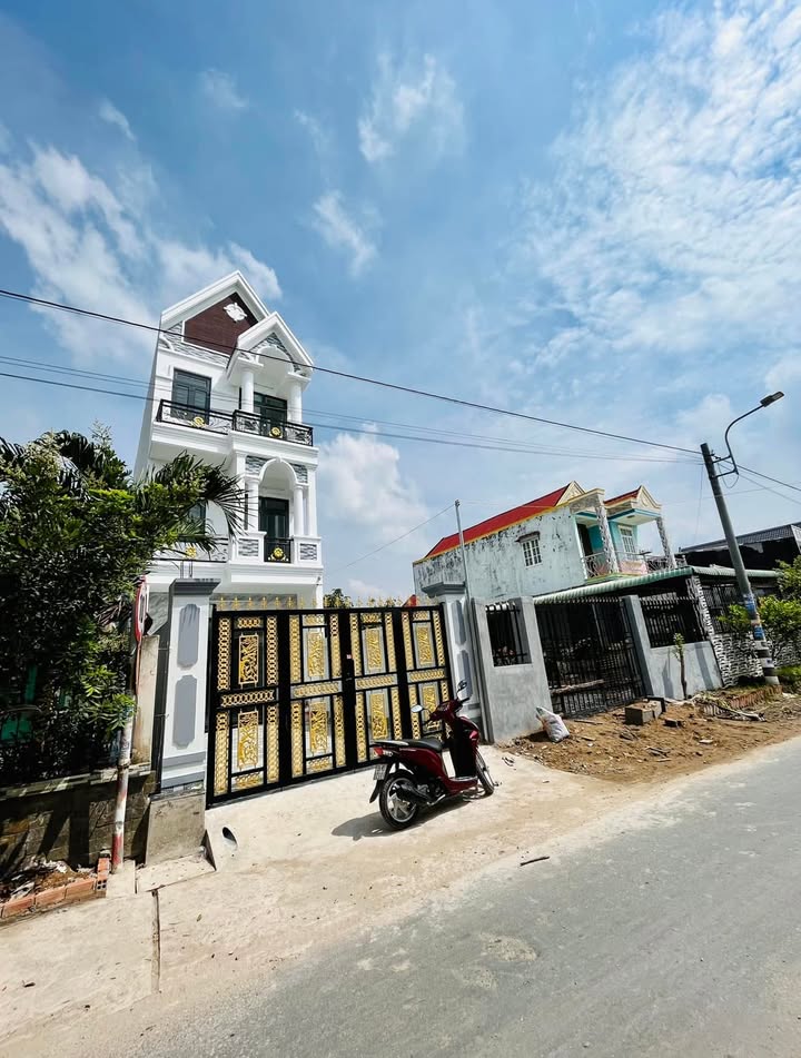 Nhà phố Cần Giuộc 94.5m² giá 3.4 tỷ - Chính chủ, mặt tiền đường TĐ2!