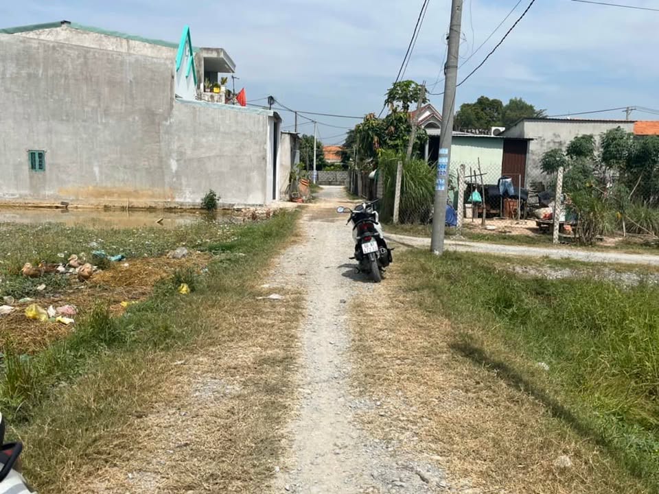 Đất nền thổ cư xã Đức Hòa Đông Long An 228m² giá 2.28 tỷ - Sổ đỏ chính chủ sẵn sàng giao dịch!