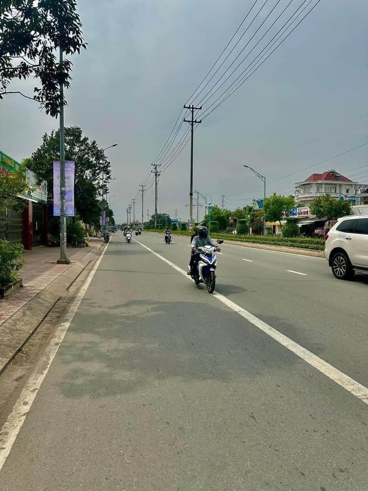 Đất thổ cư mặt tiền Quốc Lộ 1A, Tân An, Long An - Đầu tư sinh lời chỉ 3.9 tỷ!