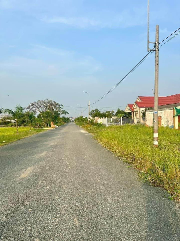 Đất thổ cư mặt tiền đường Nguyễn Hoàng Anh 210m² giá 2 tỷ - Chính chủ bán gấp!