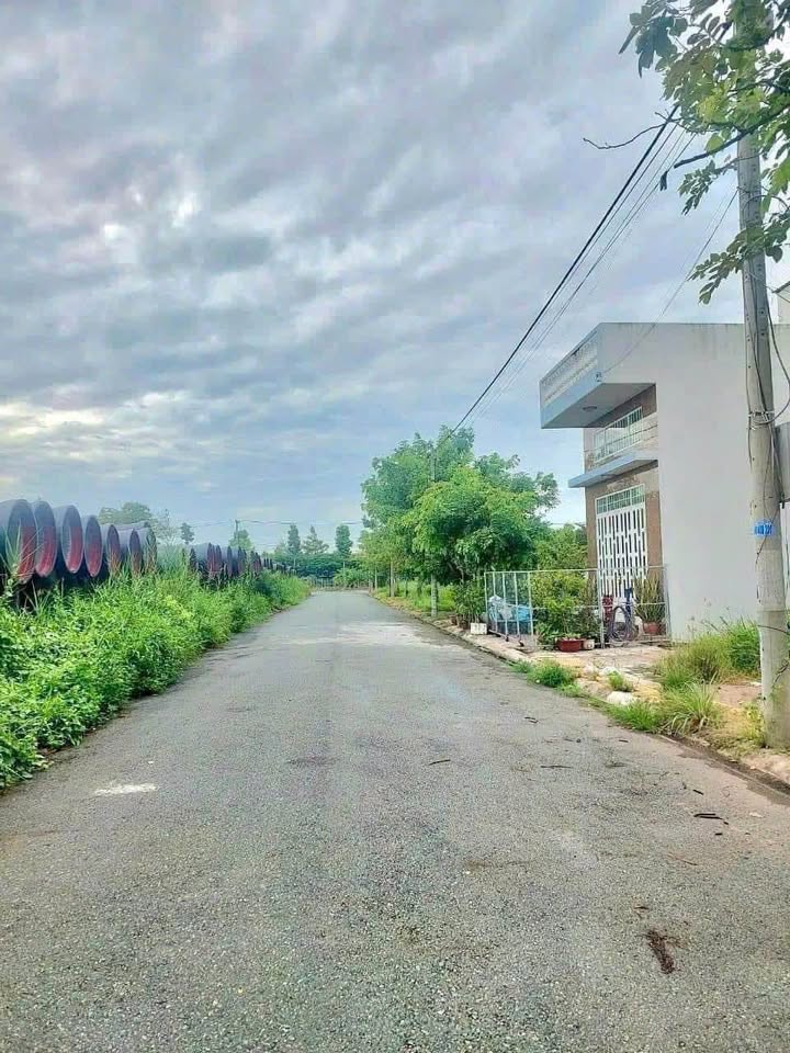 Đất nền đường số 13 KDC Lợi Bình Nhơn, Tân An - 90m² giá 1.35 tỷ - Cơ hội đầu tư tuyệt vời!