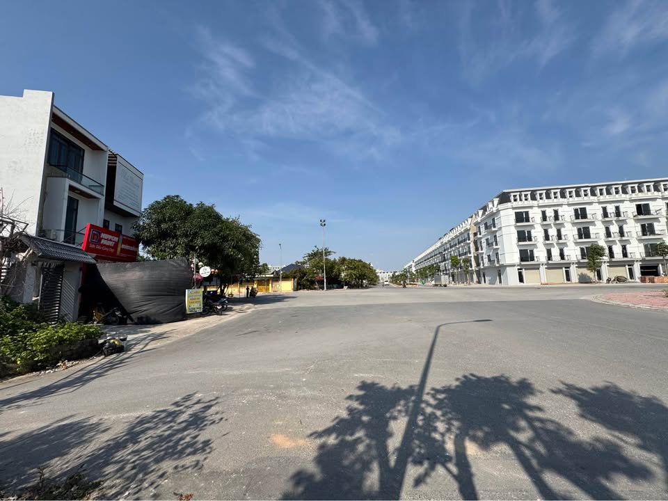 Đất nền Quảng Thành Thanh Hóa 100m² giá 4 tỷ - Vị trí đắc địa gần công viên!