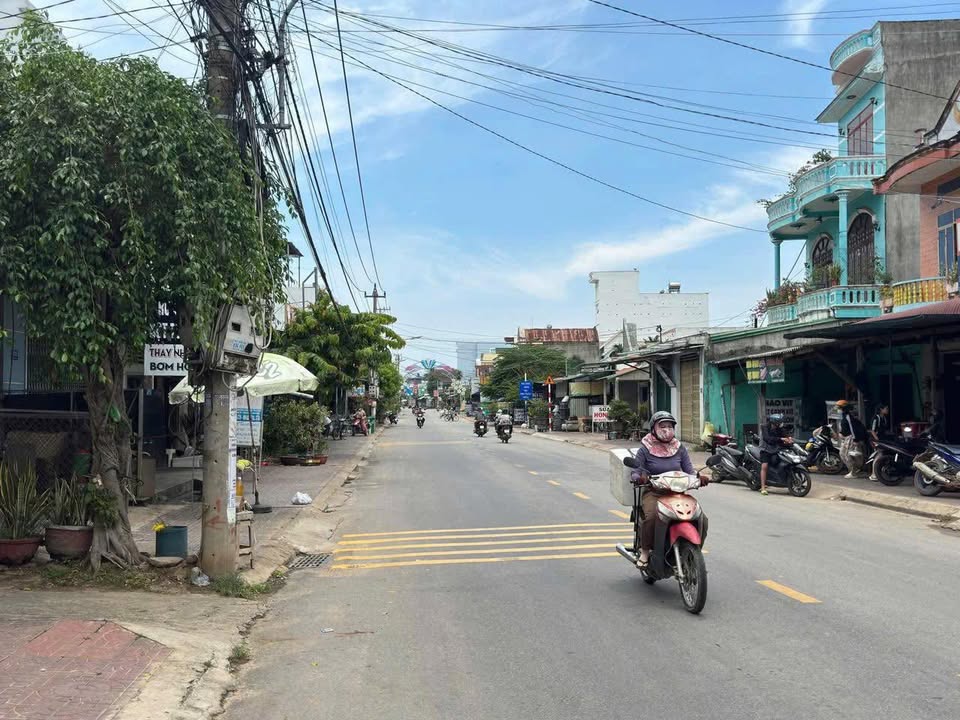 Đất nền kinh doanh đường Nguyễn Chí Thanh, Tam Quan Bắc, 200m² giá 5 tỷ - Cơ hội đầu tư hấp dẫn!