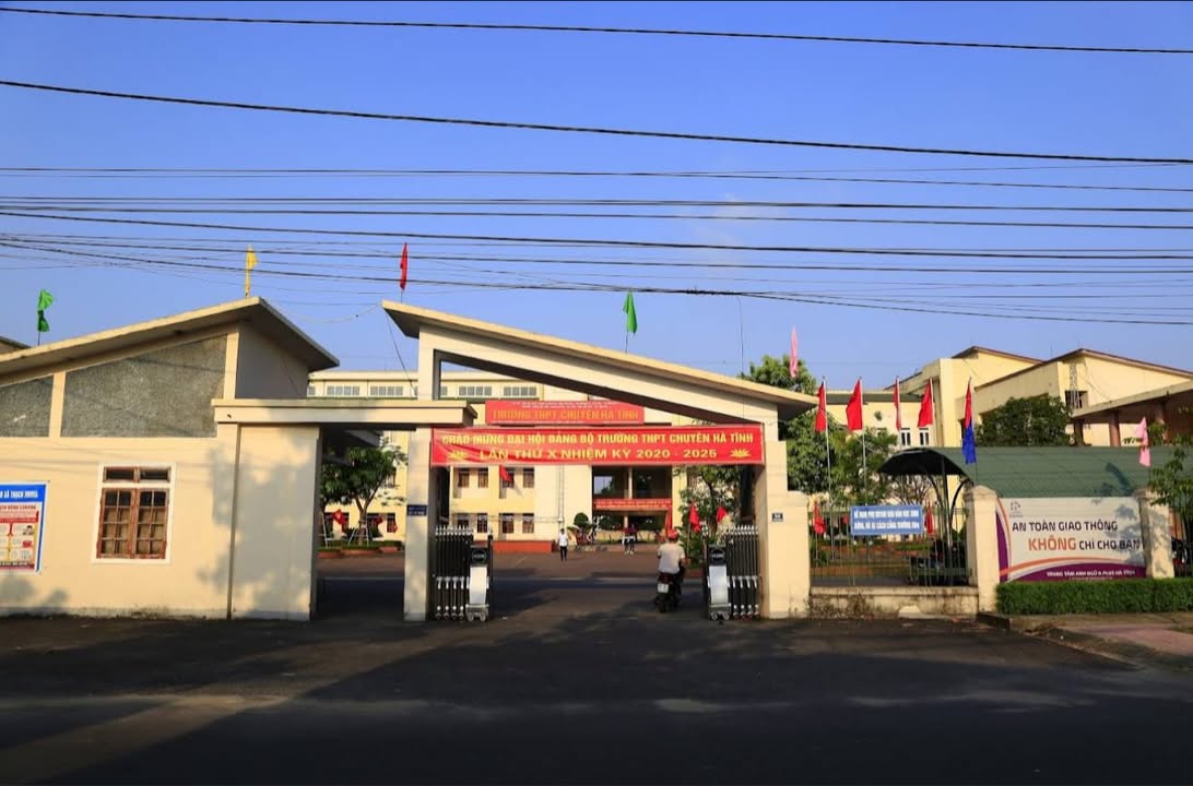 Nhà 2 tầng Đoài Thịnh Thạch Trung 112m² giá 3.7 tỷ - Gần trường THPT Chuyên Hà Tĩnh!