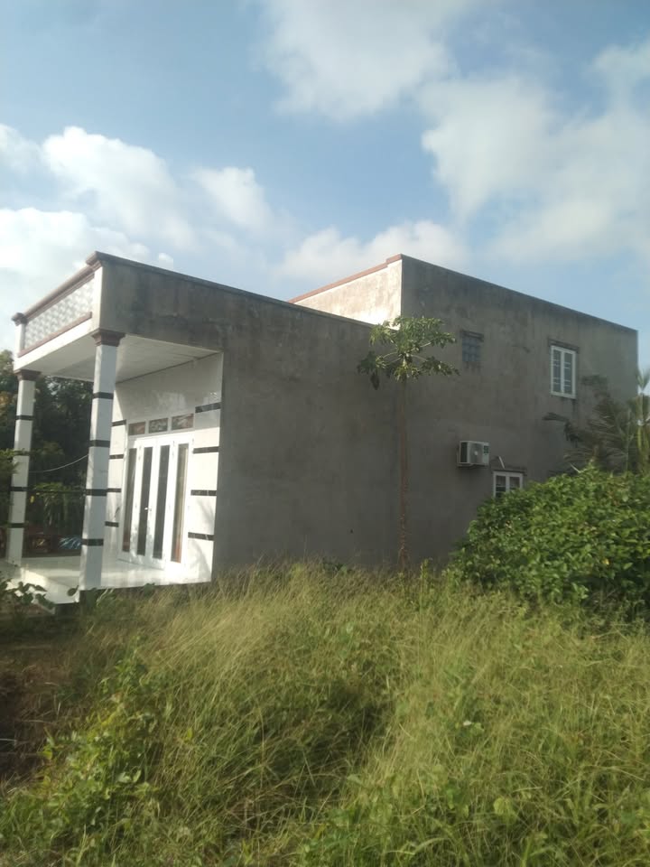 Nhà gác lửng mặt tiền 140m² giá 600 triệu - Gần chợ và trường học!