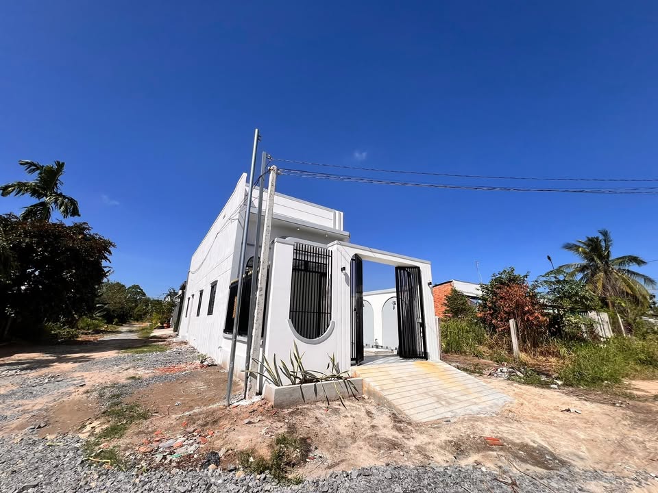 Nhà cấp 4 hiện đại tại Tây Ninh 95m² giá 980 triệu - An cư lý tưởng!