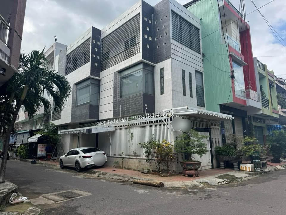 Nhà phố 2 mặt tiền đường Hoàng Hoa Thám, Quy Nhơn 80m² giá 7 tỷ - Thiết kế hiện đại, gần chợ Đầm!