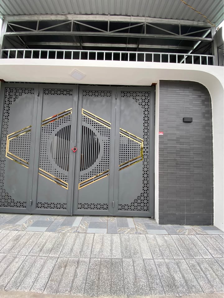 Nhà Phường Ninh Thạnh Tây Ninh 160m² giá 1.43 tỷ - Thiết kế hiện đại, không gian thoáng mát!