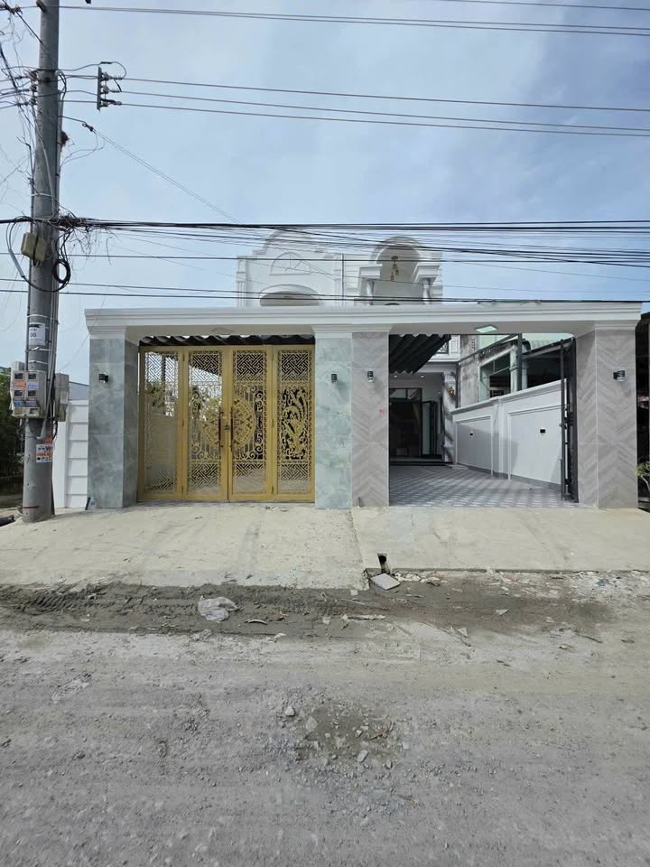 Nhà riêng Ninh Thạnh, Tây Ninh 135m² giá 2.4 tỷ - Thiết kế cao cấp, sẵn sàng ở ngay!