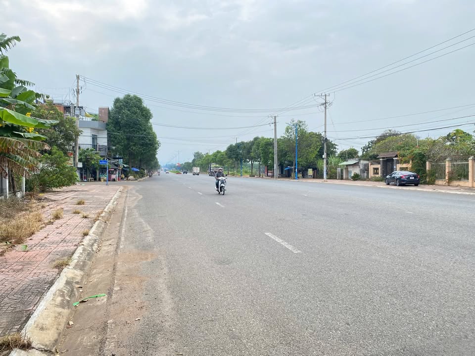 Đất nền Đất Đỏ 1000m² giá 6 tỷ - Vị trí kinh doanh lý tưởng!