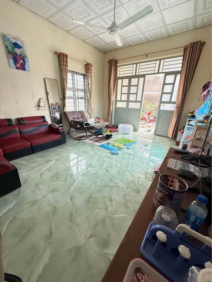 Nhà đẹp Quảng Đông 100m² giá 1 tỷ - Sổ hồng chính chủ!