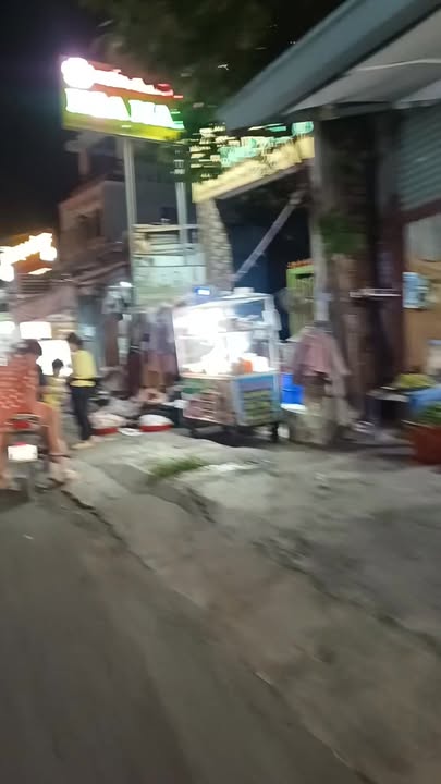 FrontHouse mặt tiền chợ Đoàn Thị Kia, Dĩ An 200m² giá 8.5 tỷ - Kinh doanh sầm uất