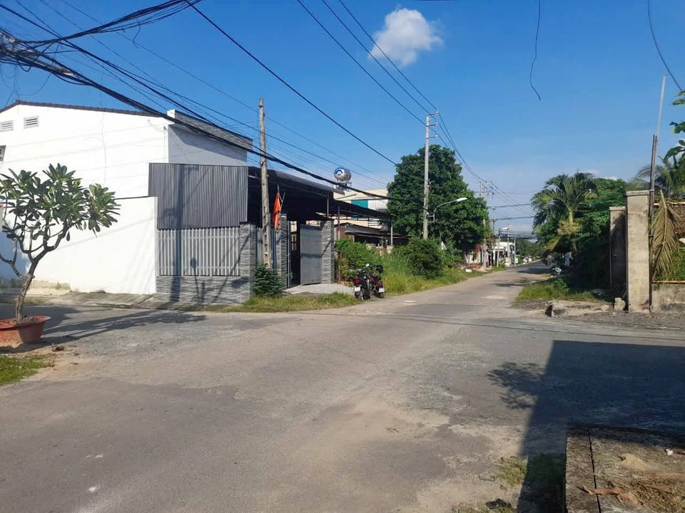 Nhà góc ngã tư 2 mặt tiền phường Tân Ninh 113m² giá 2.5 tỷ - Đầu tư thông minh!