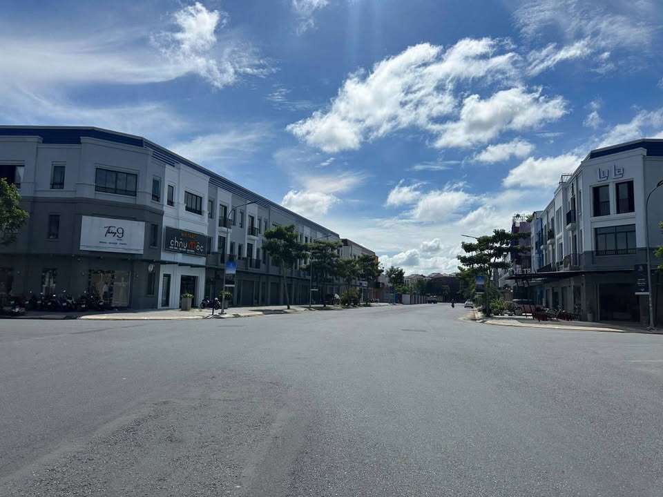 Cho thuê nhà thô mặt tiền đường số 10, phường Mỹ Phước, 123m² - Giá chỉ 10 triệu/tháng!