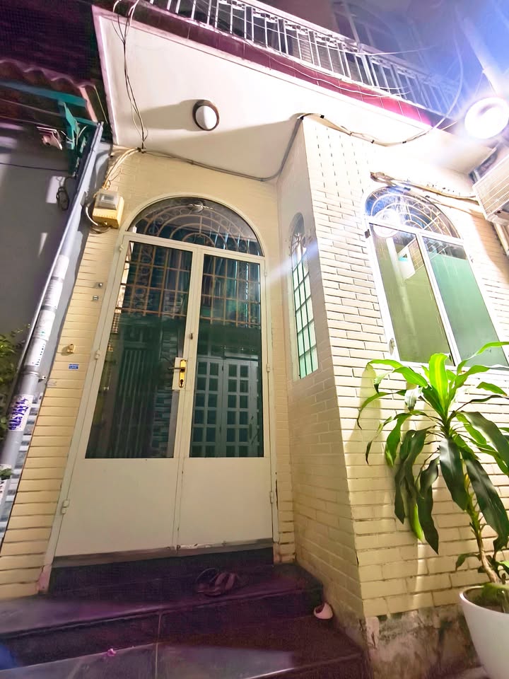 Nhà riêng Tân Bình 19m² giá 3.2 tỷ - Sổ hồng riêng, gần chợ Phạm Văn Hai!
