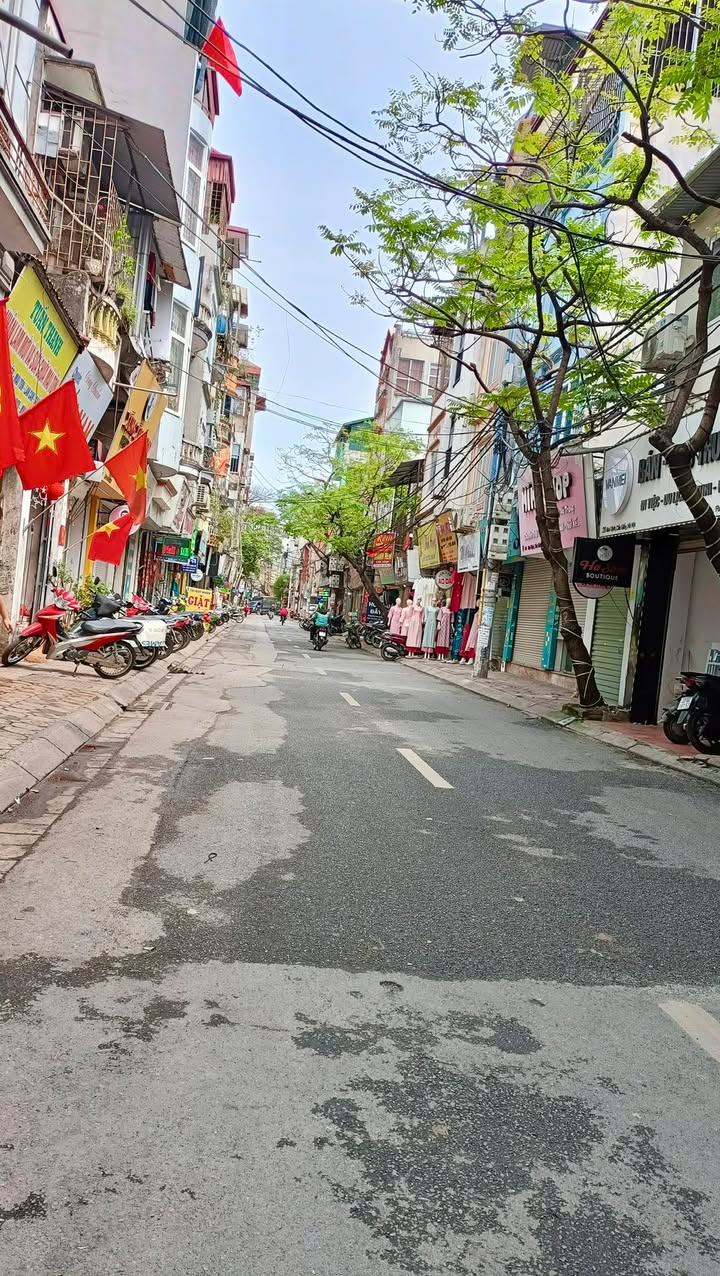 Nhà mặt phố Mai Dịch, Cầu Giấy, 50m² - Kinh doanh sầm uất ngay trung tâm!