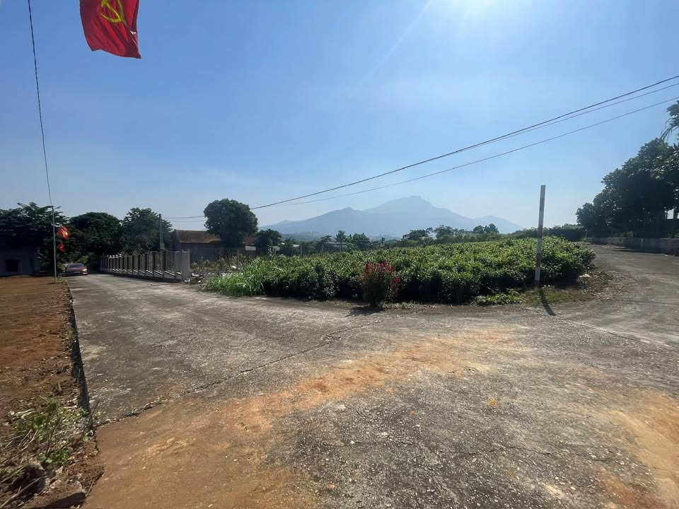 Đất nền Ba Trại - Ba Vì 360m² giá 2 tỷ - Sổ đỏ chính chủ, ô tô vào tận nơi!