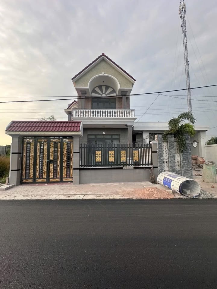 Nhà đẹp kiên cố KDC Lộc An 165m² giá 4 tỷ - Cơ hội sở hữu ngay!