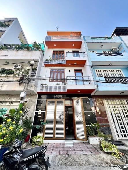 Nhà phố Bà Hom Quận 6 60m² giá 9,8 tỷ - Vị trí đẹp gần chợ Phú Lâm!