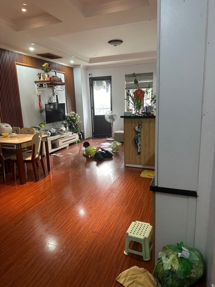 Chung cư NO2 Chùa Láng 95m² giá 6.2 tỷ - Nhà đẹp, vị trí trung tâm!