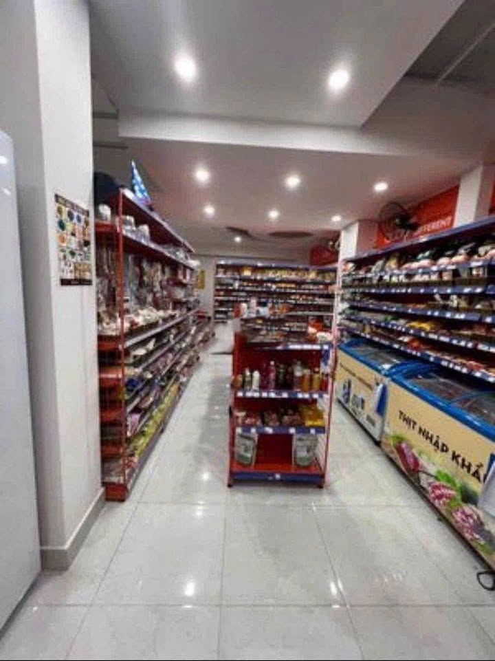 Cửa hàng cho thuê mặt phố Nguyễn Công Trứ, Hai Bà Trưng 143m² - Vị trí đắc địa, sẵn sàng kinh doanh!