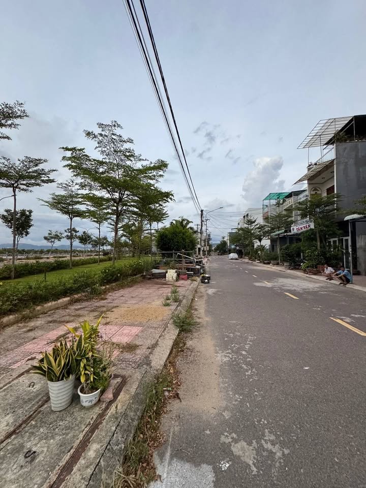 Đất mặt tiền đường Nguyễn Trác 64m² giá 3 tỷ - View công viên tuyệt đẹp!