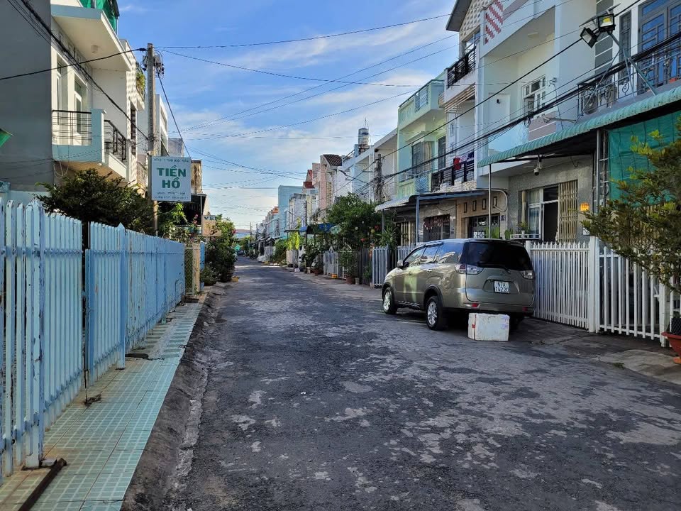 Bán nhà trọ đường Sư Vạn Hạnh, Bình Khánh 157m² giá 4 tỷ - Đầu tư sinh lời ngay!